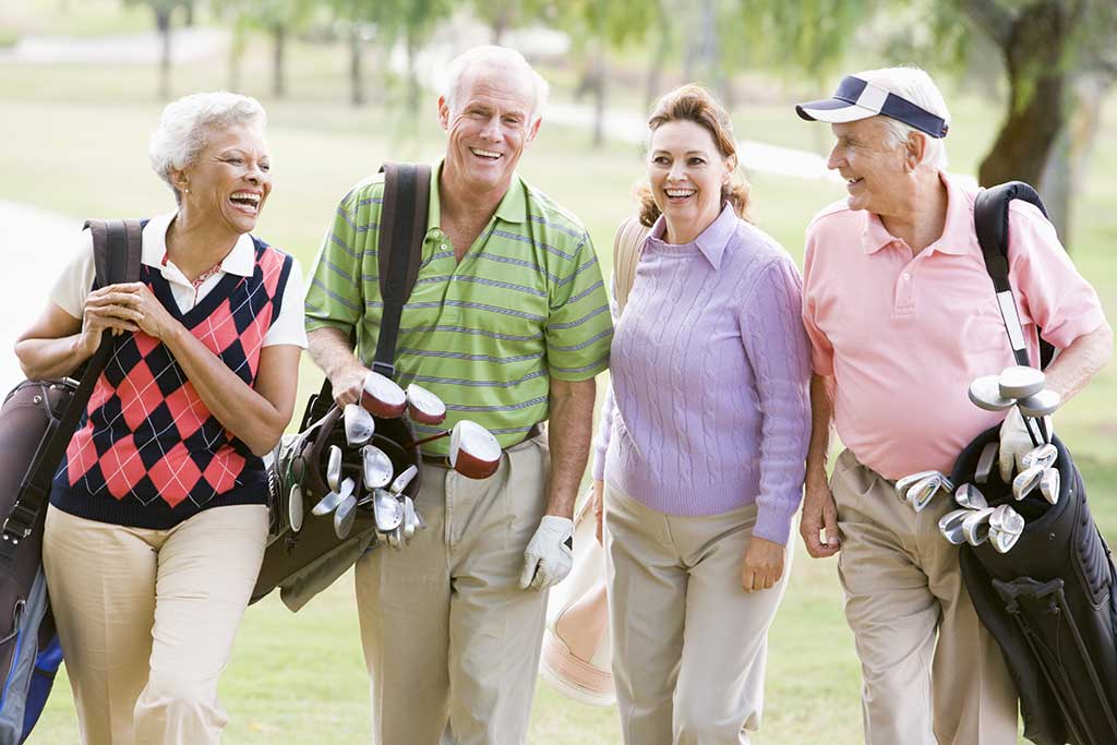 6 Health Benefits Of Golf For Seniors - Discovery Village